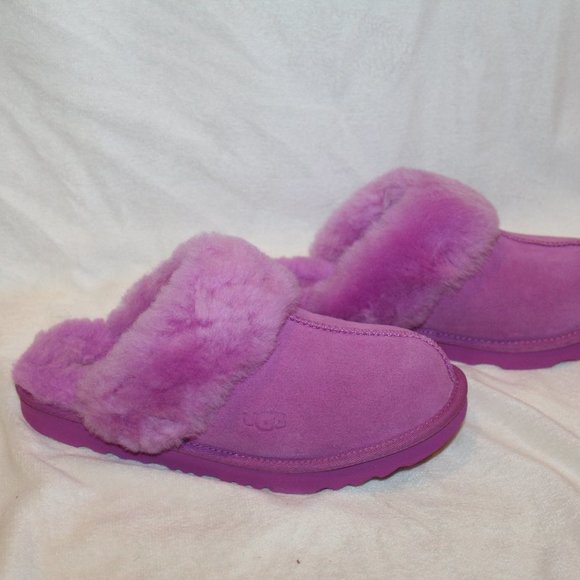 NIB UGG COZY SUEDE‎ SHEARLING LINED SLIP ON SLIPPERS PINK PURPLE - Picture 5 of 6